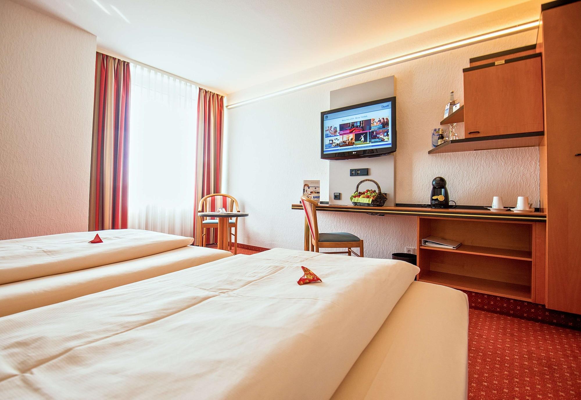 Best Western Plus Palatin Kongresshotel Вислох Экстерьер фото